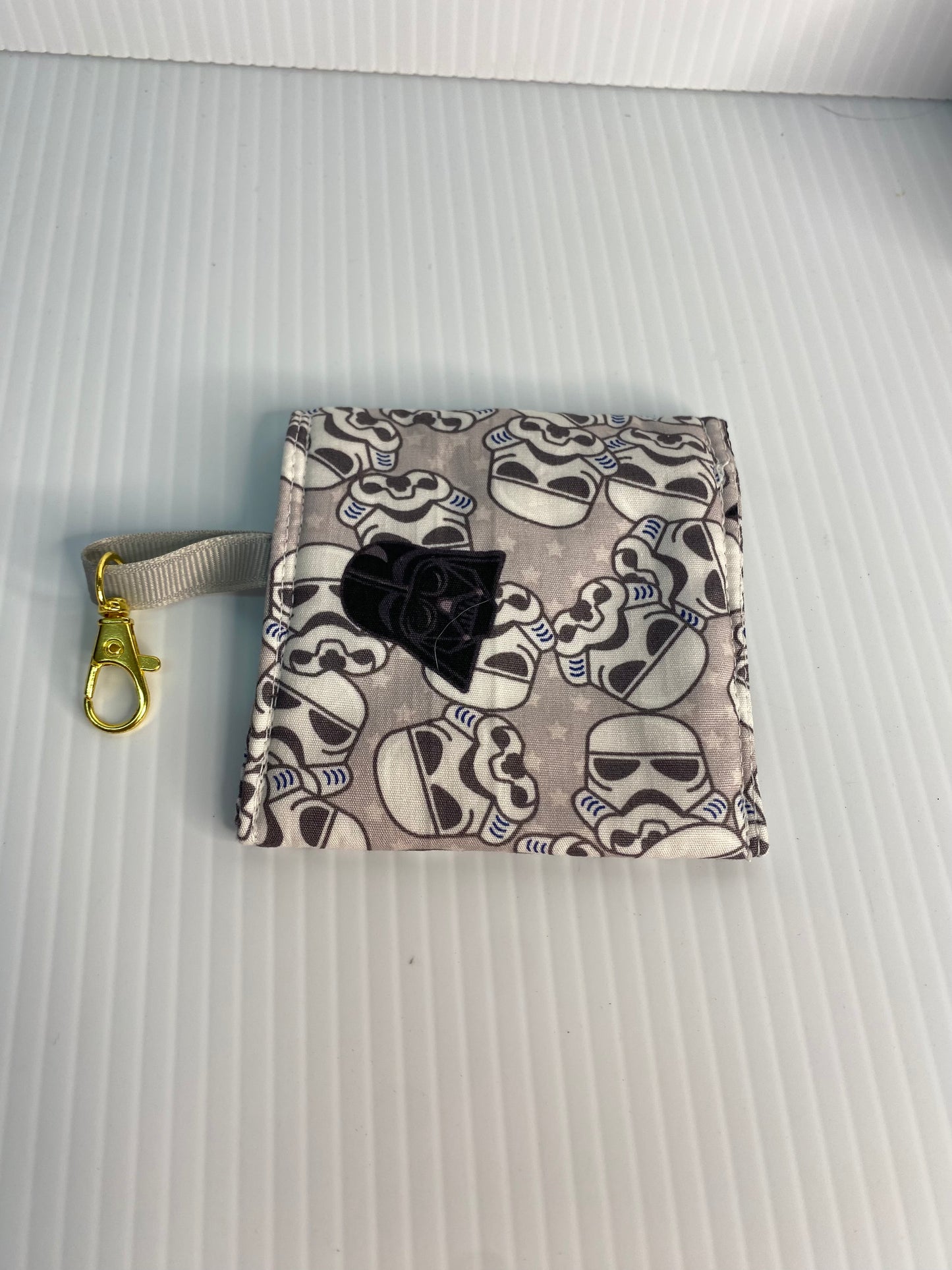 Large Ear Bud Pouch - Star War Head
