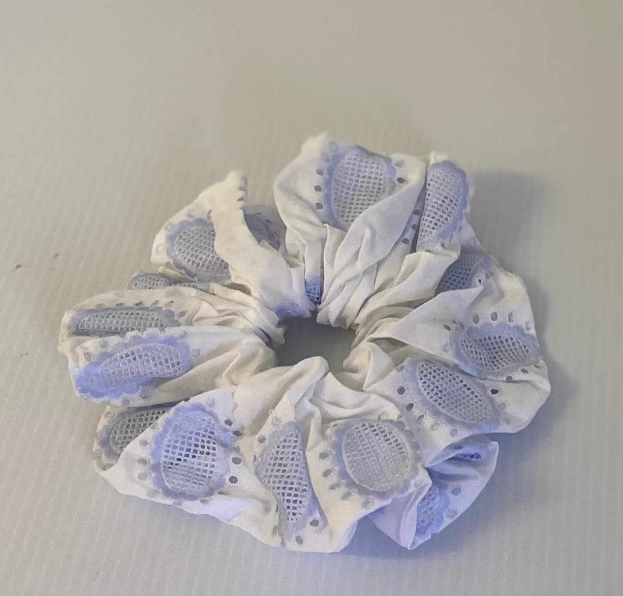 Hair Scrunchies XXL -Blue Circles on White