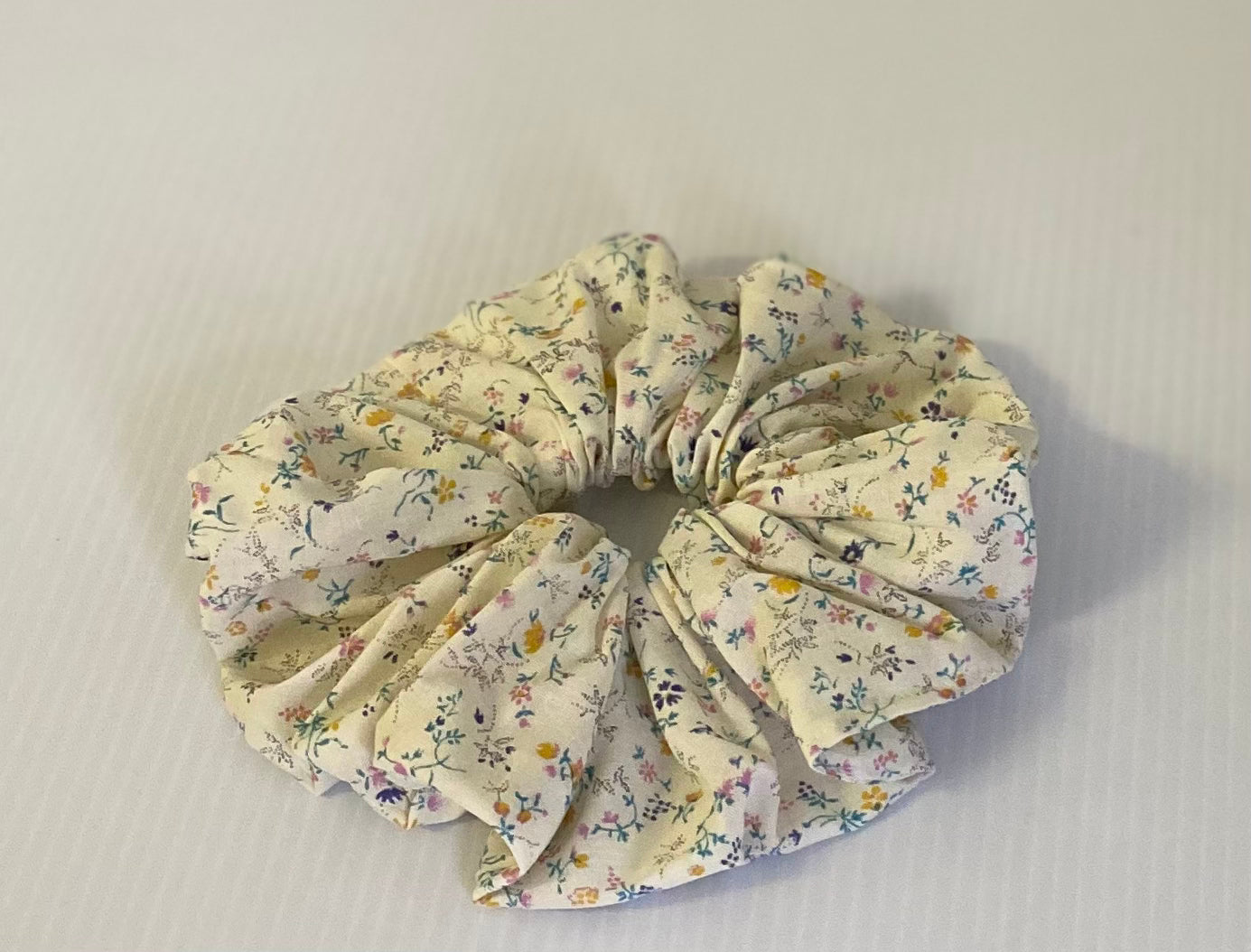 Hair Scrunchies XXL - Cream with very small Floral