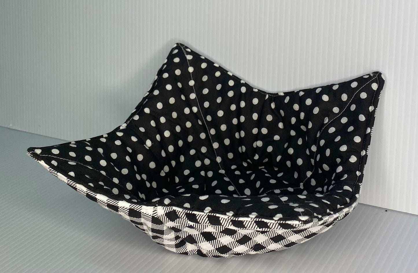 Microwave Bowl Cosy Black & White Check & Spot