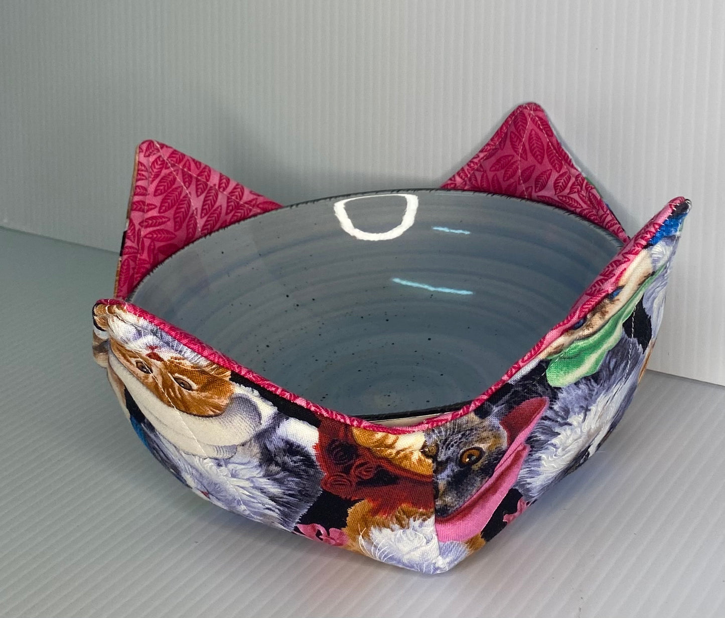 Microwave Bowl Cosy Pussy Cats With Pink