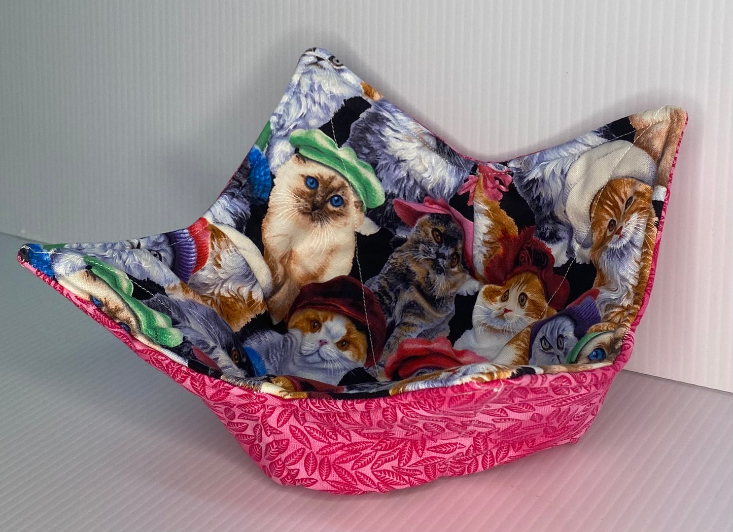 Microwave Bowl Cosy Pussy Cats With Pink