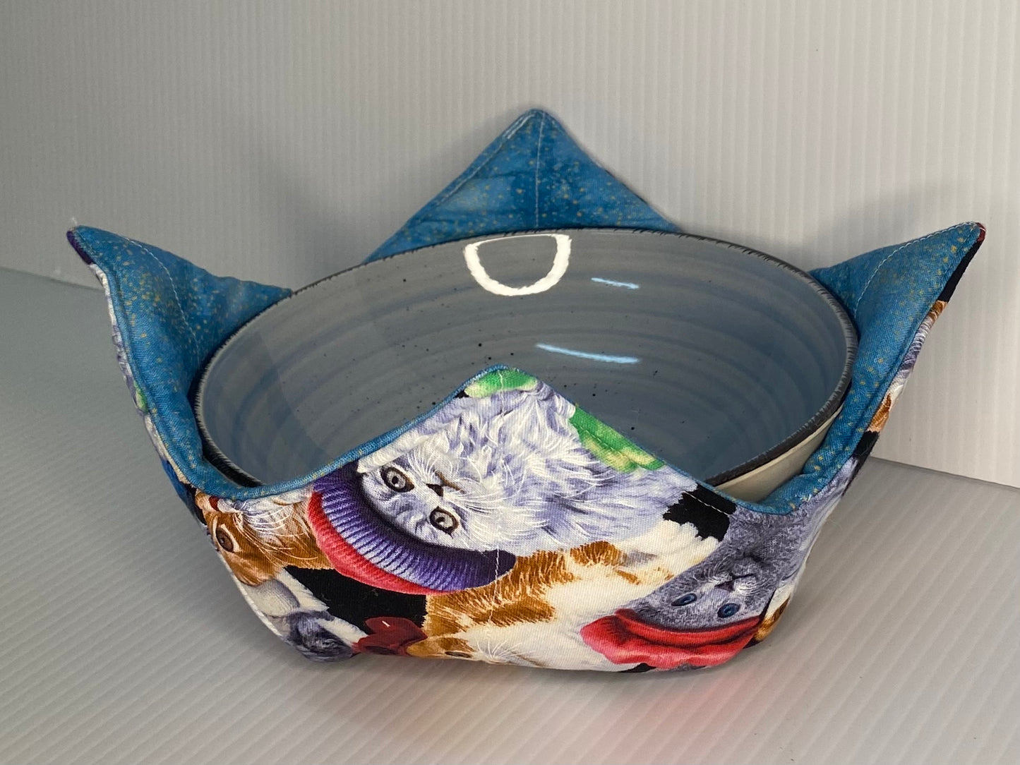 Microwave Bowl Cosy Pussy Cats With Blue