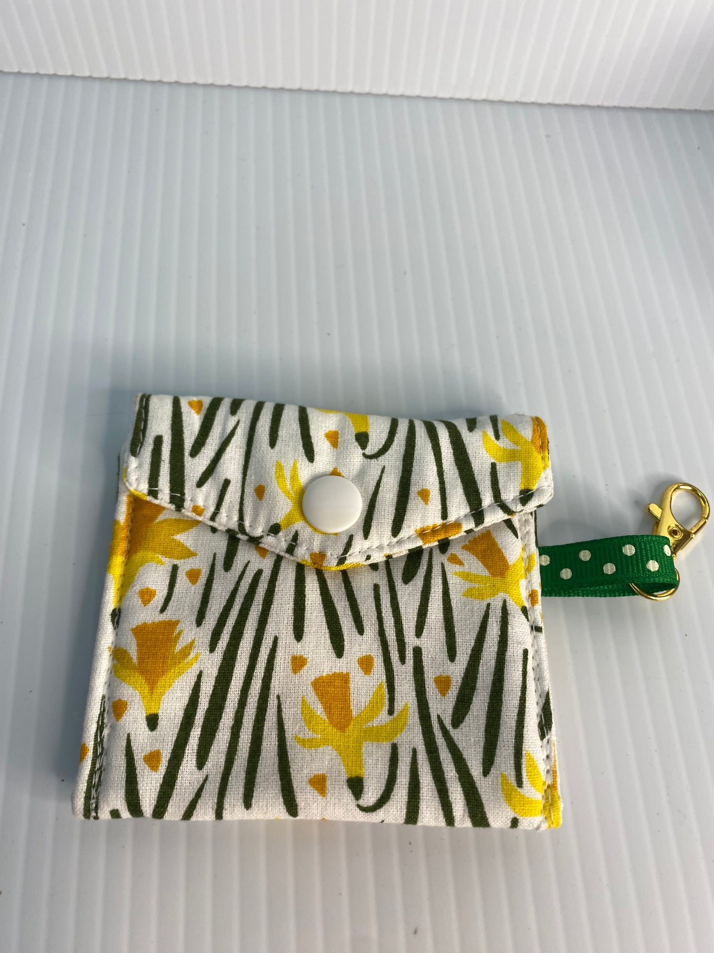 Large Ear Bud Pouch - Daffodils