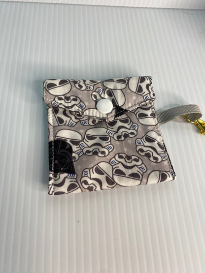 Large Ear Bud Pouch - Star War Head