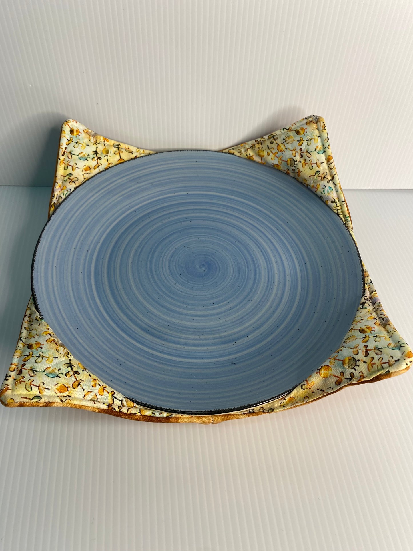 Dinner Plate Microwave Cosy - Small Flowers & Brown
