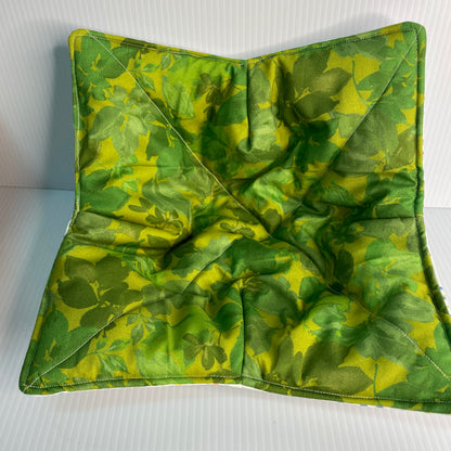 Dinner Plate Microwave Cosy - Multi Spots & Green Leaves