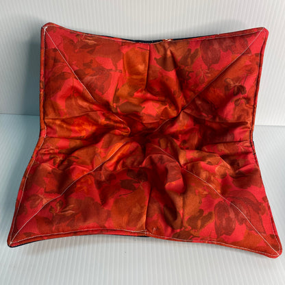 Dinner Plate Microwave Cosy -Red Flowers & Red Leaves