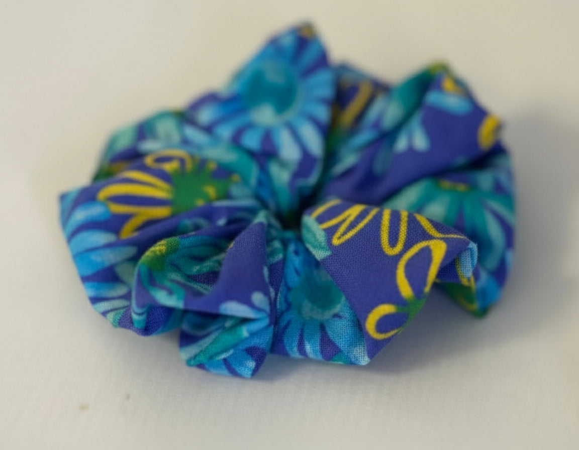 Hair Scrunchies XXL - Blue Background with Large Daisies