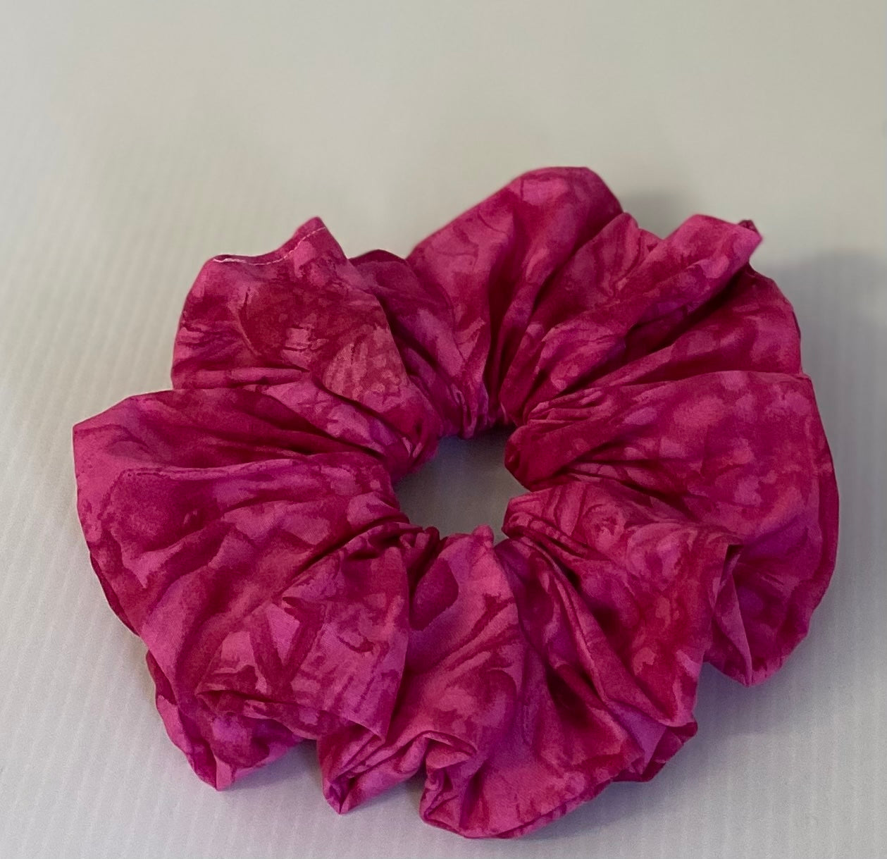 Hair Scrunchies XXL -Red on Pink